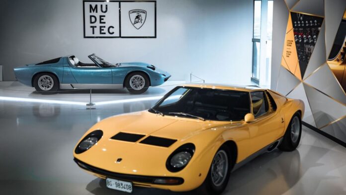 Lamborghini Miura Roadster at MUDETEC Exhibition